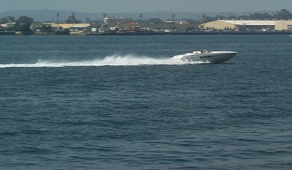 Speedboating