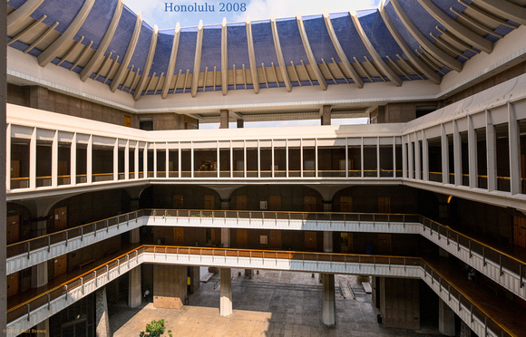 Honolulu - State House interior courtyard (2008)