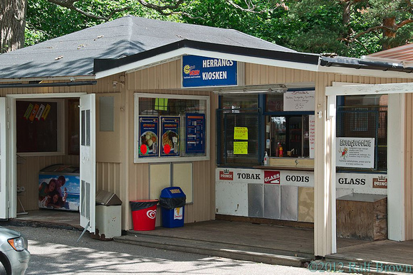 Kiosk and Grace's Grill