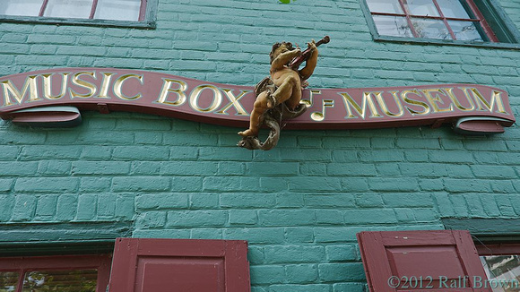 Music Box Museum - sign