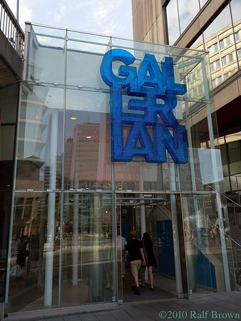Entrance to Gallerian shopping mall