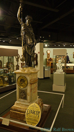 Grand statuary clock